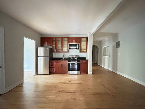 2nd image of 33 Crooke Ave APT 4C