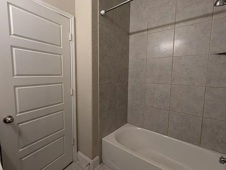 1211 Old FM 306 — Photo 22