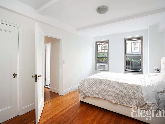 4th image of 325 W 45th St APT 216
