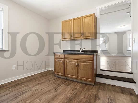 2nd image of 2182 W 29th St