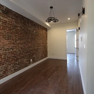 Rented by P Management | media 36