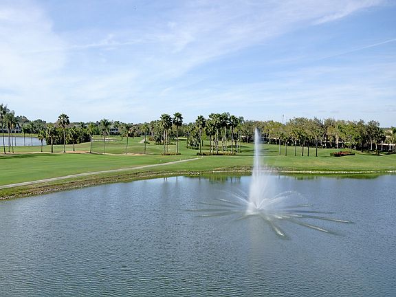 2nd image of 534 Avellino Isles Cir APT 8301