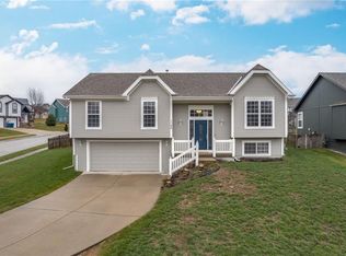 1105 Silverleaf Ln, Liberty, MO 64068