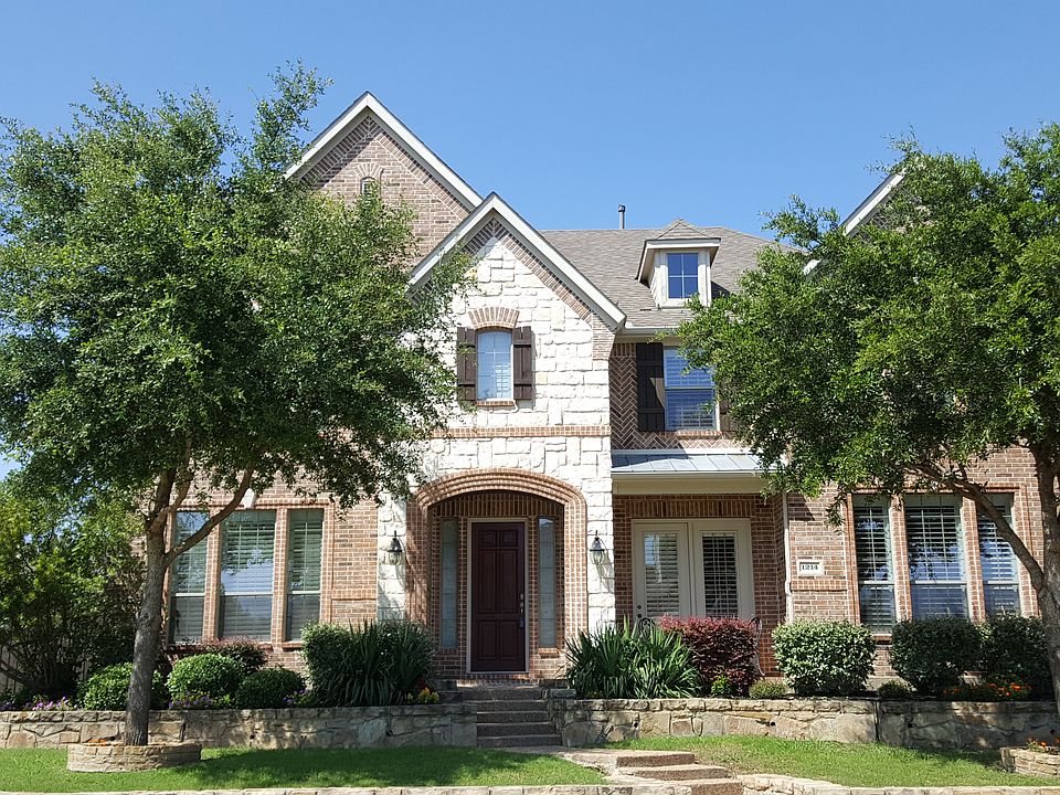 1st image of 1214 Howard Ln
