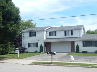 618-620 N Mill St, Saukville, WI 53080