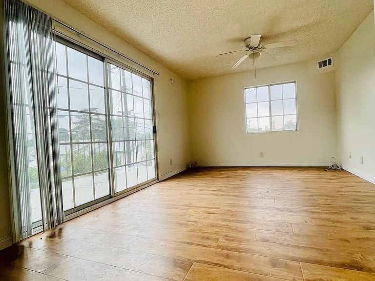 9403 Carron Dr — Photo 45
