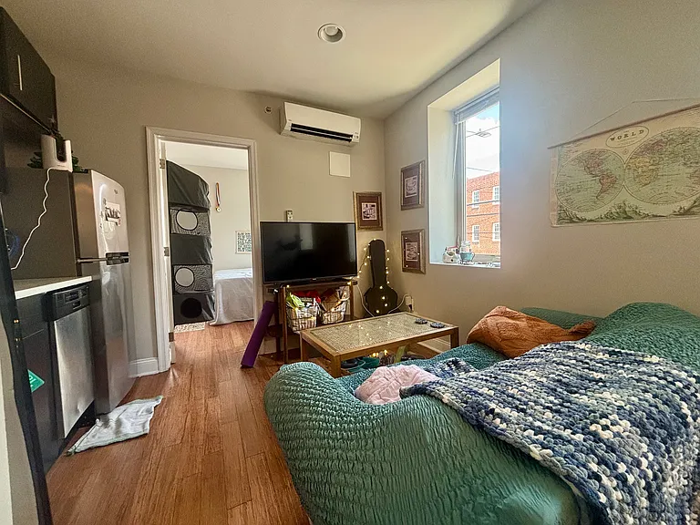 2200 Saint Albans St #B — Photo 4