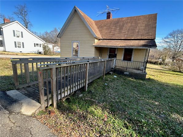 2 P St, Anderson, SC 29625