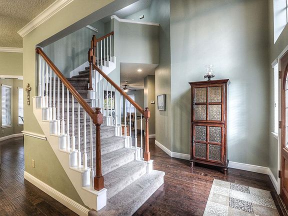 3rd image of 3707 Windlewood Dr