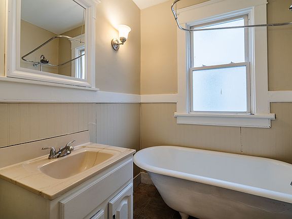 5th image of 223 Virgil Ave