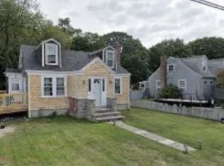 16 Rolfe Ave, Swansea, MA 02777