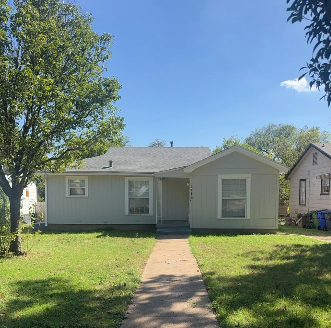 For Lease: 2716 Live Oak | Dean Highland | 2 Bed / 1 Bath — Photo 1