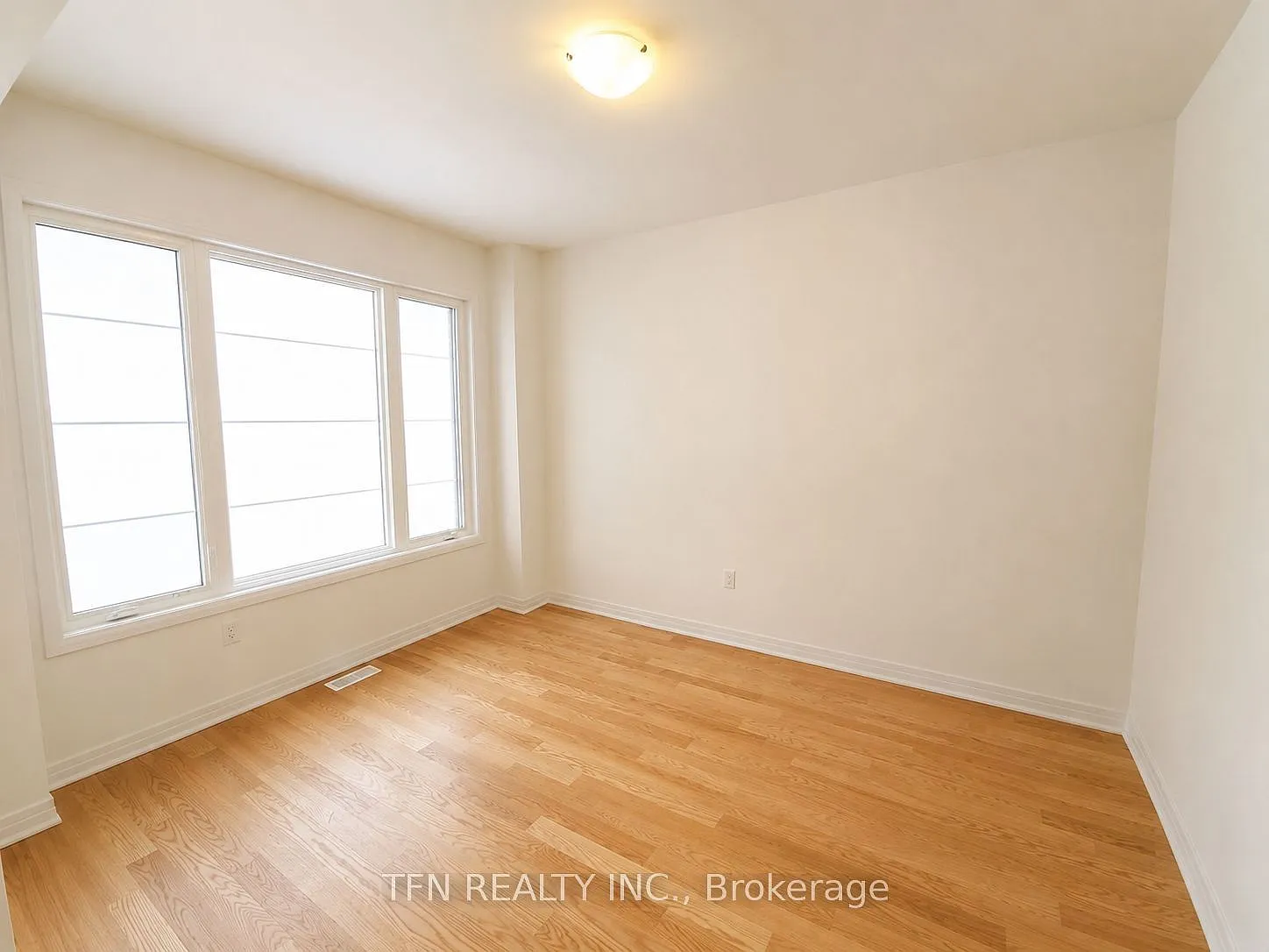 5 bed, $3,200 — Photo 2