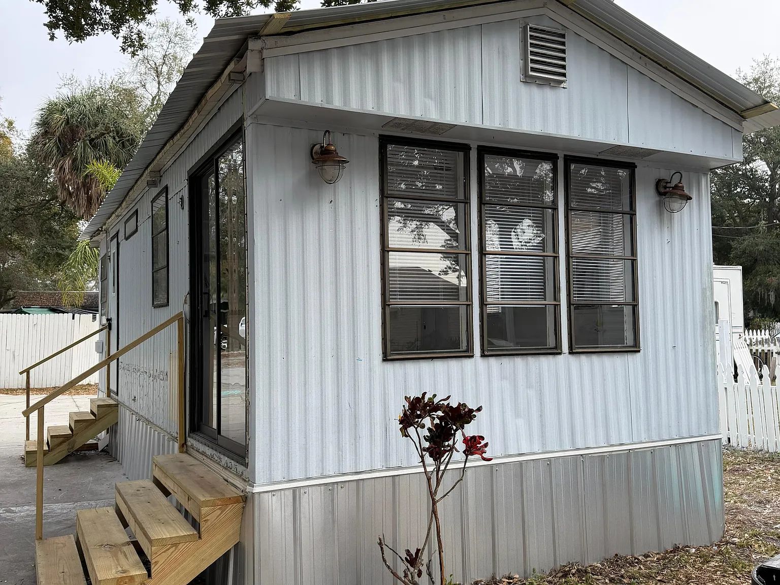 1 bed, $916 — Photo 1