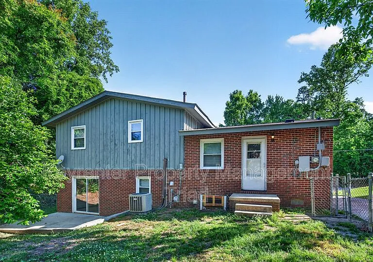 1821 W Meadowview Rd — Photo 42
