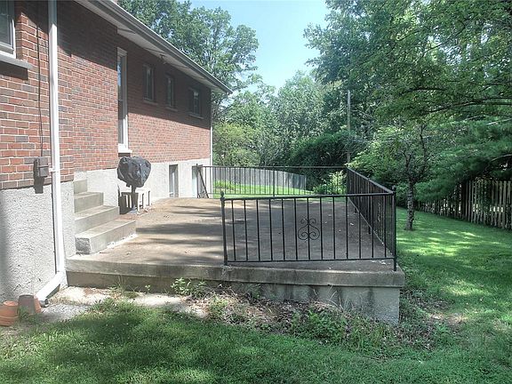 5th image of 1664 Calais Ct