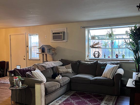 3rd image of 1149 Columbine St APT 103