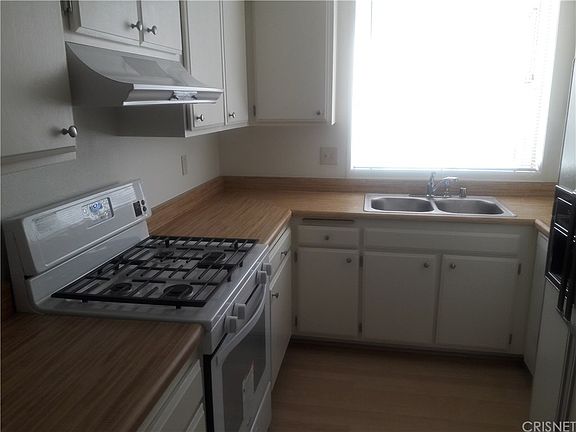 3rd image of 17933 River Cir APT 4