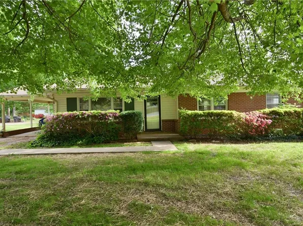 1828 Lake Dr, Winston Salem, NC 27127