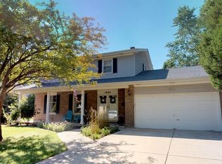 1894 Cambridge Ln, Wheaton, IL 60189