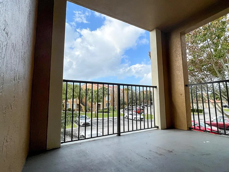 7950 N Nob Hill Rd #203 — Photo 9