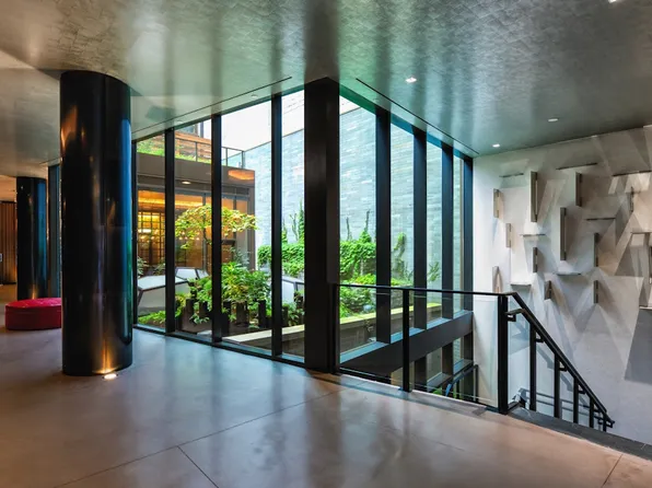 525 West 52nd Street image 3 of 18