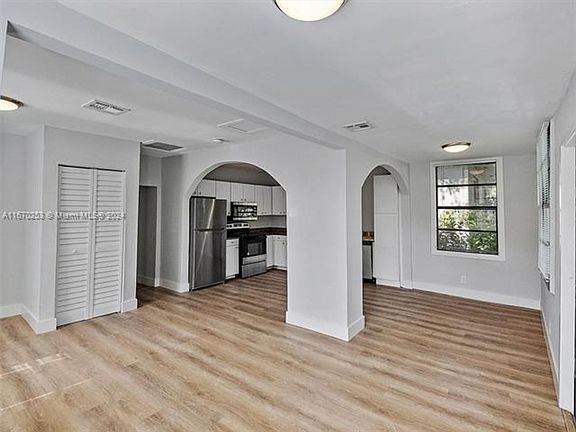 5th image of 3632 Thomas Ave #0
