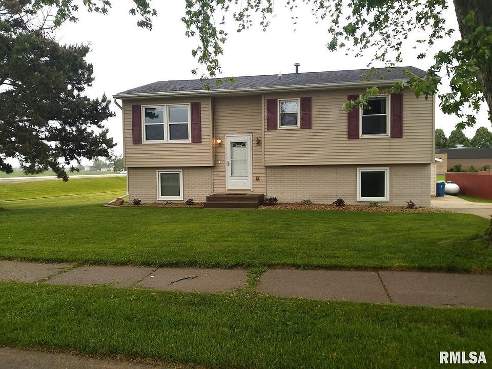 1st image of 101 7th Ave N