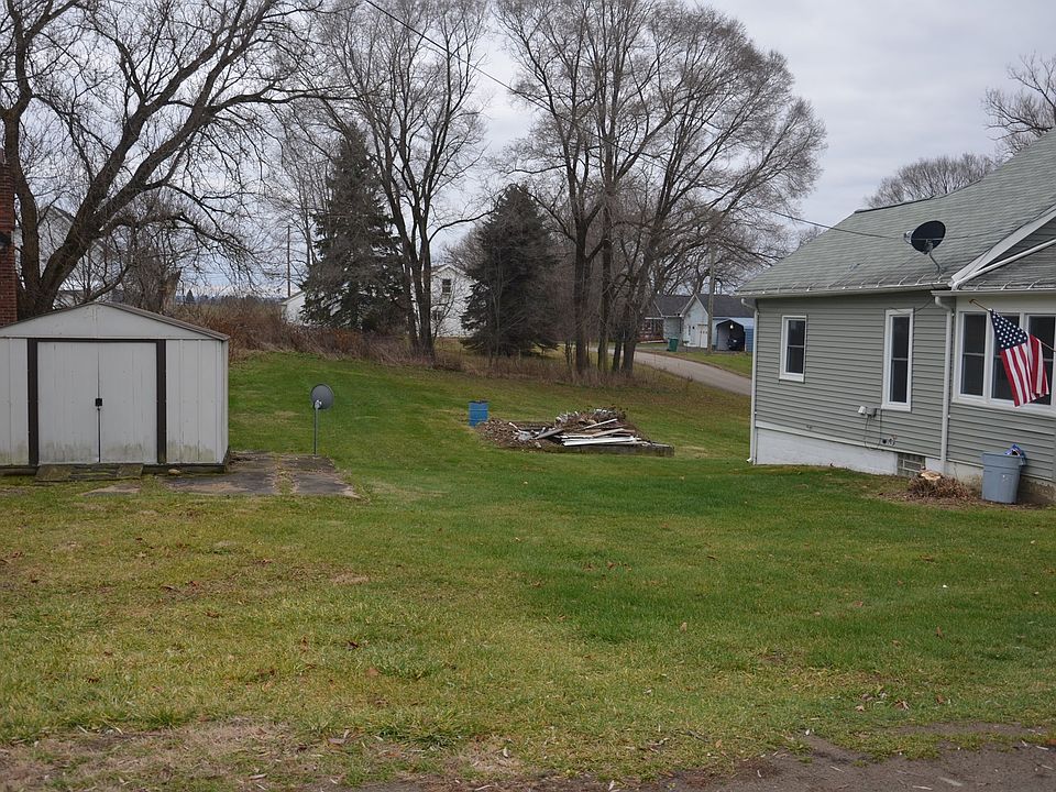 2nd image of 13459 Grove St