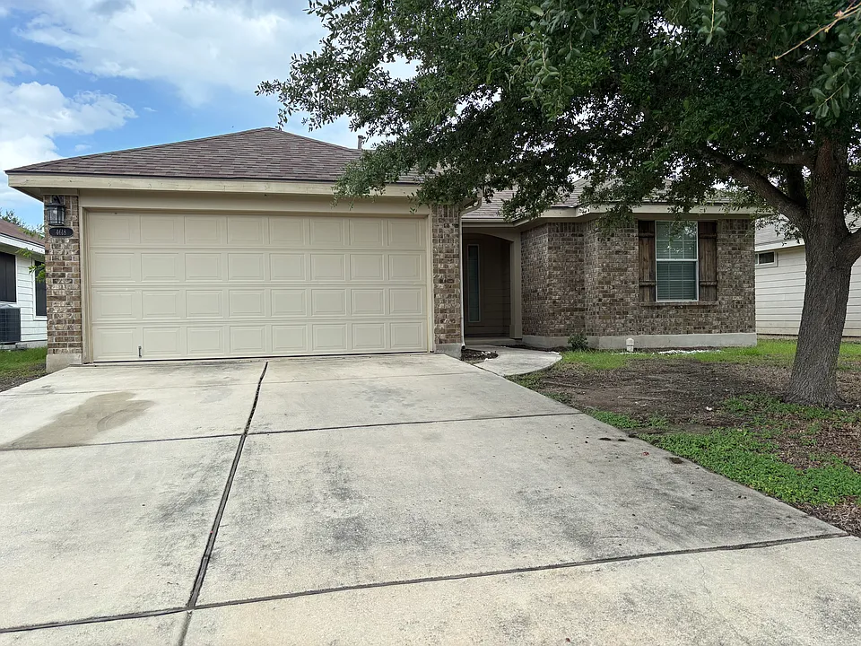 4618 Everett Loop