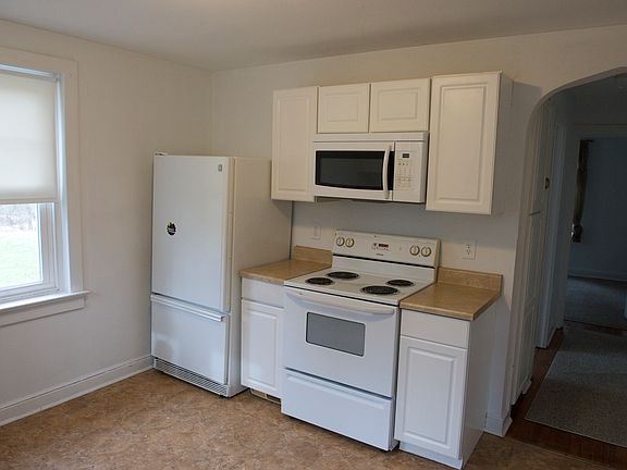 3rd image of 442 Saylors Mill Rd