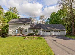 10 Perry Dr, New Milford, CT 06776
