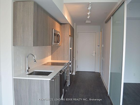 5th image of 28 Wellesley St E #405