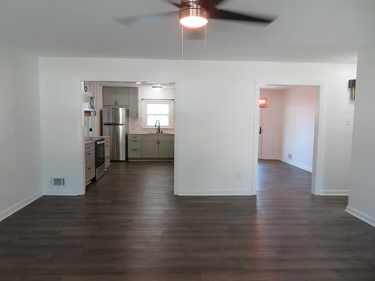 7895 Pavilion Dr — Photo 7