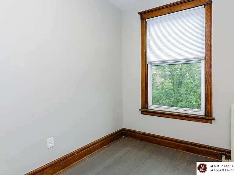 1206 W Lexington St — Photo 33