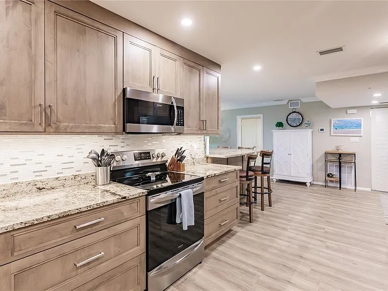 1200 E Peppertree Ln #602 — Photo 5