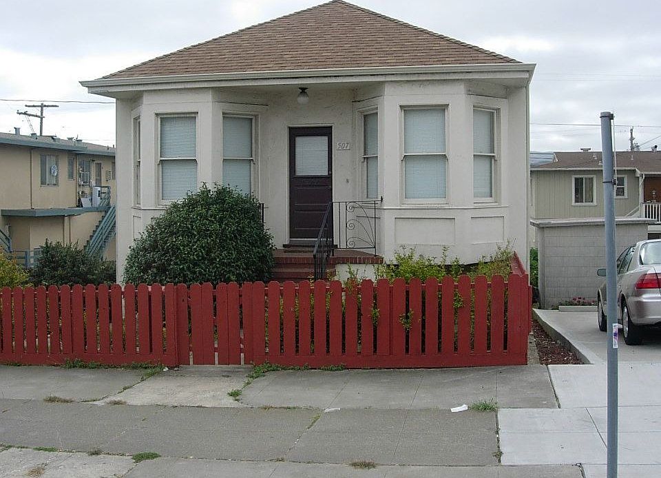2nd image of 507 Commercial Ave