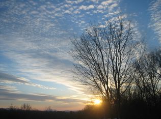 18 High Point Dr, Poughkeepsie, NY 12603