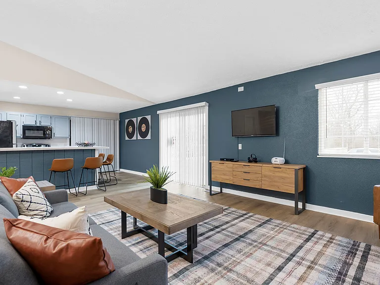 Hyde Park Townhomes — Photo 17