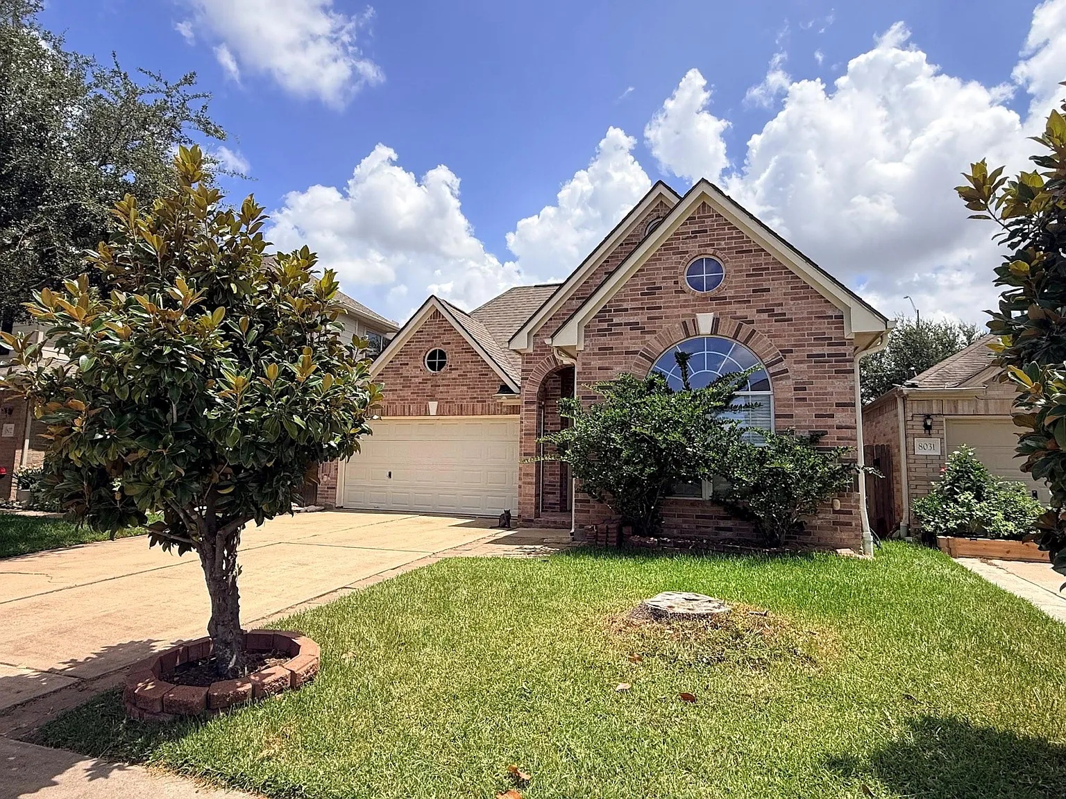 3 bed, 2.0 bath, 2021 sqft, $2,000 — Photo 2