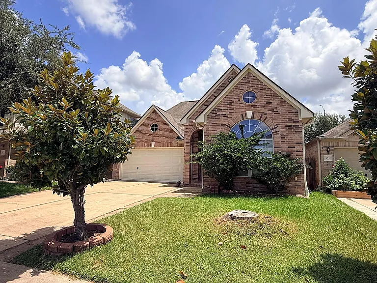 8027 Daylilly Creek Dr — Photo 2