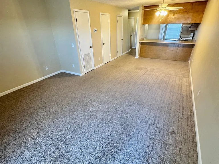 121 Brian Ct — Photo 2