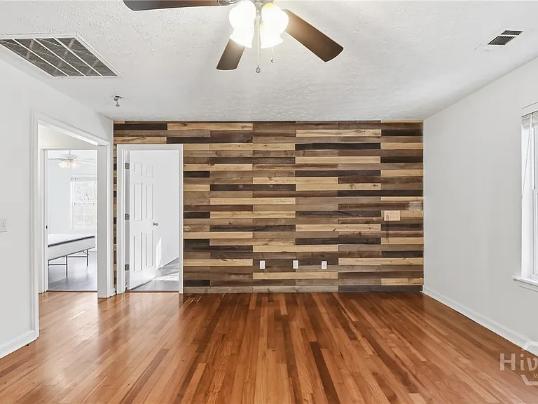375 Pine Needle Dr — Photo 11