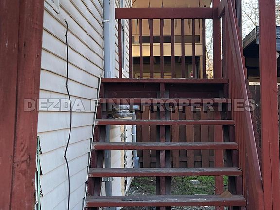 3rd image of 947 E Augusta Ave #B