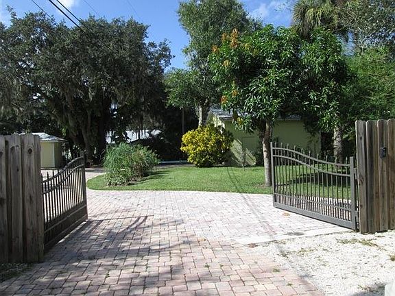 5th image of 9984 Sebastian River Dr