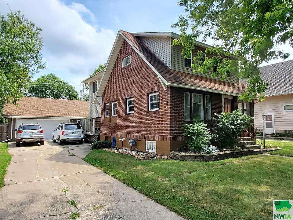 1st image of 901 Lake Ave