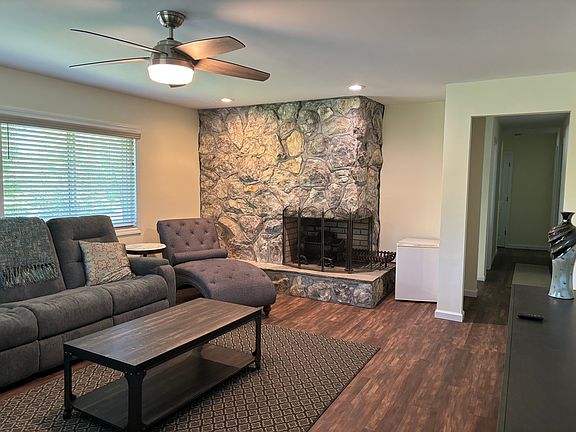 5th image of 27 Terry Dr