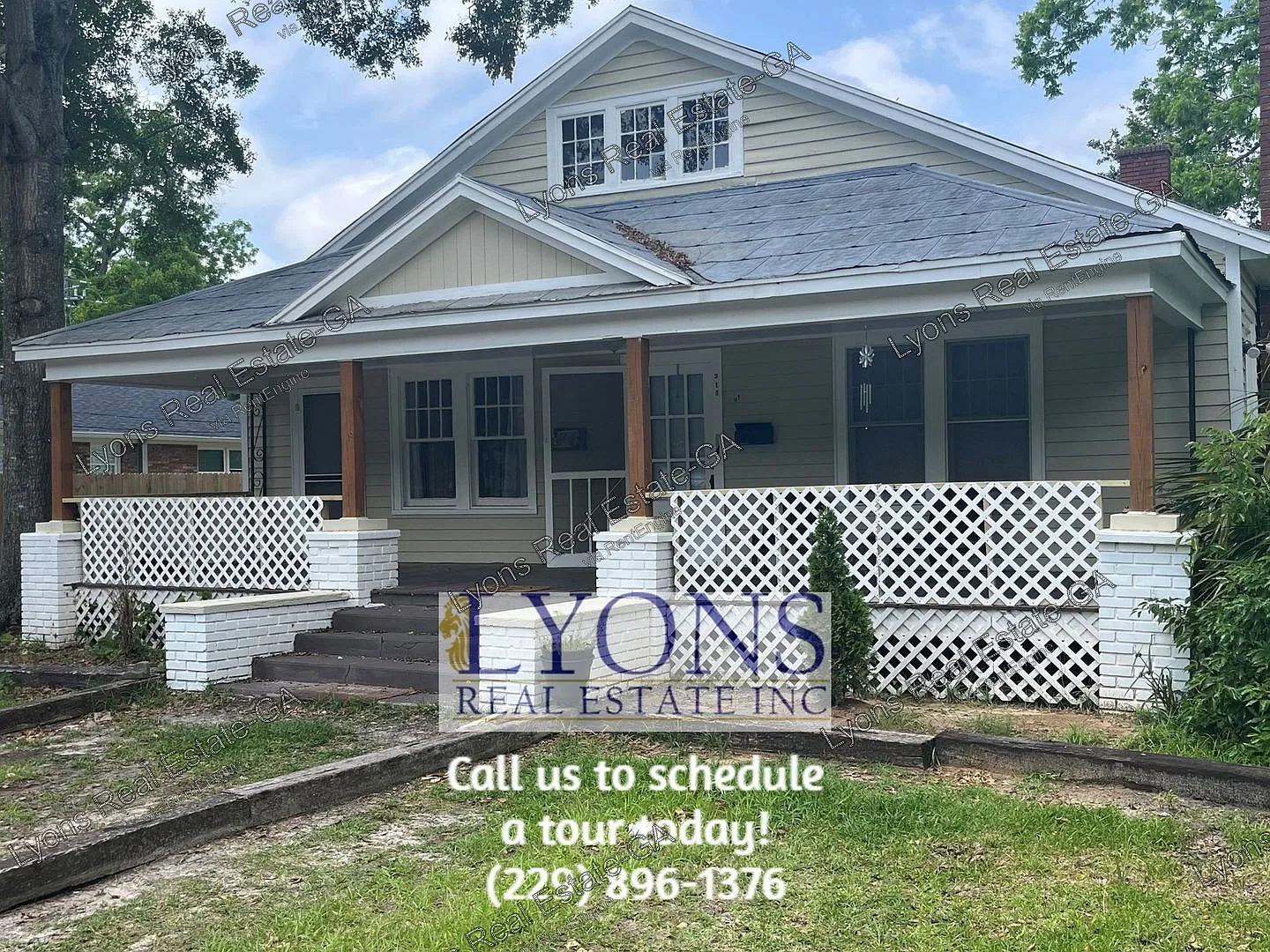 3 bed, 1.0 bath, $950 — Photo 1