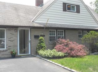138 Land Ln, Westbury, NY 11590