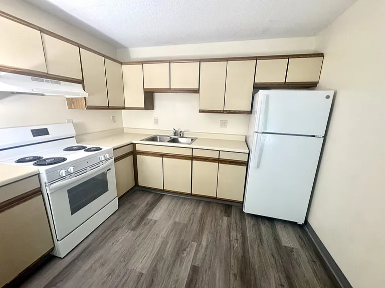 27 Maple Ave #1 — Photo 5
